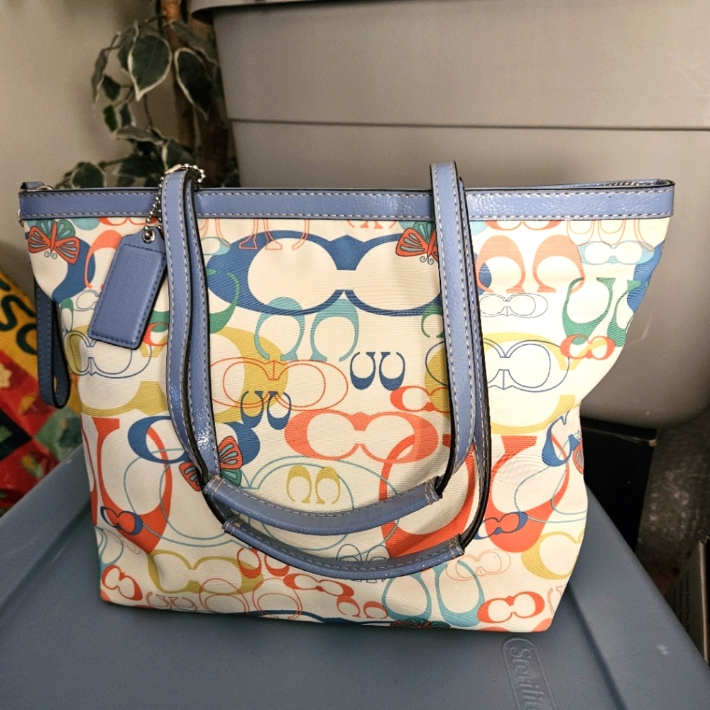 Coach Optic Signature Butterfly Zip Top Tote
